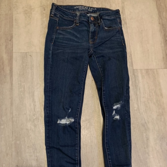 American eagle size 2 high wasted jeans - Picture 2 of 2